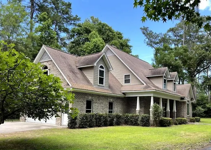 Amazing Home & Modern Airstreams Near Beach & City Sleeps 22!
