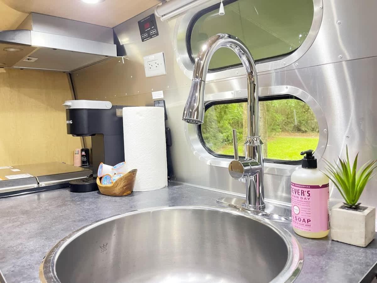 Holiday home Amazing & Modern Airstreams Near & Sleeps 22! *