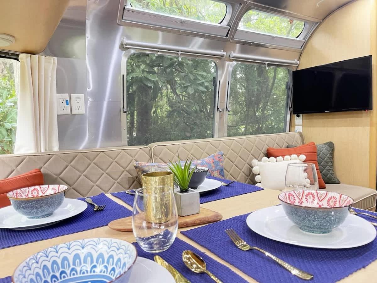 Amazing & Modern Airstreams Near & Sleeps 22! * Savannah
