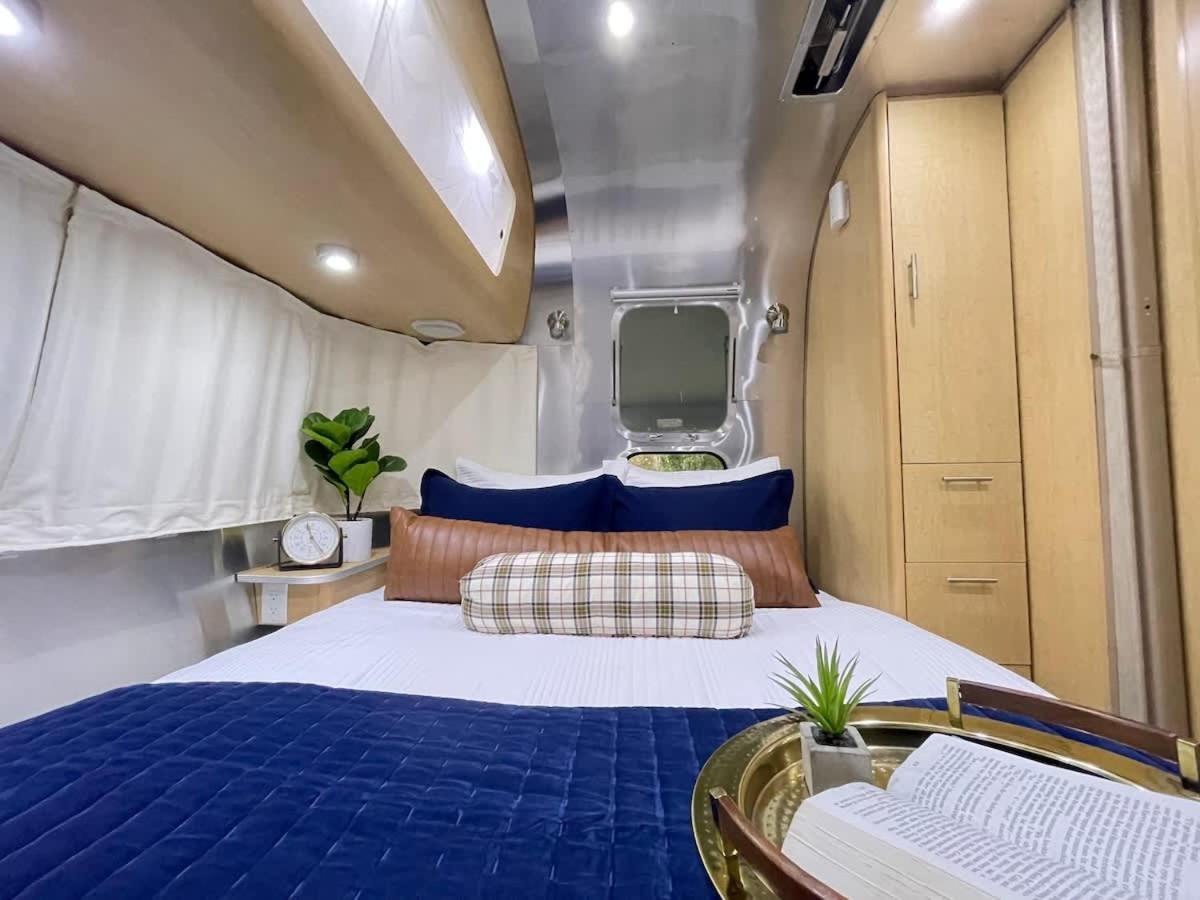 Holiday home Amazing & Modern Airstreams Near & Sleeps 22! Savannah