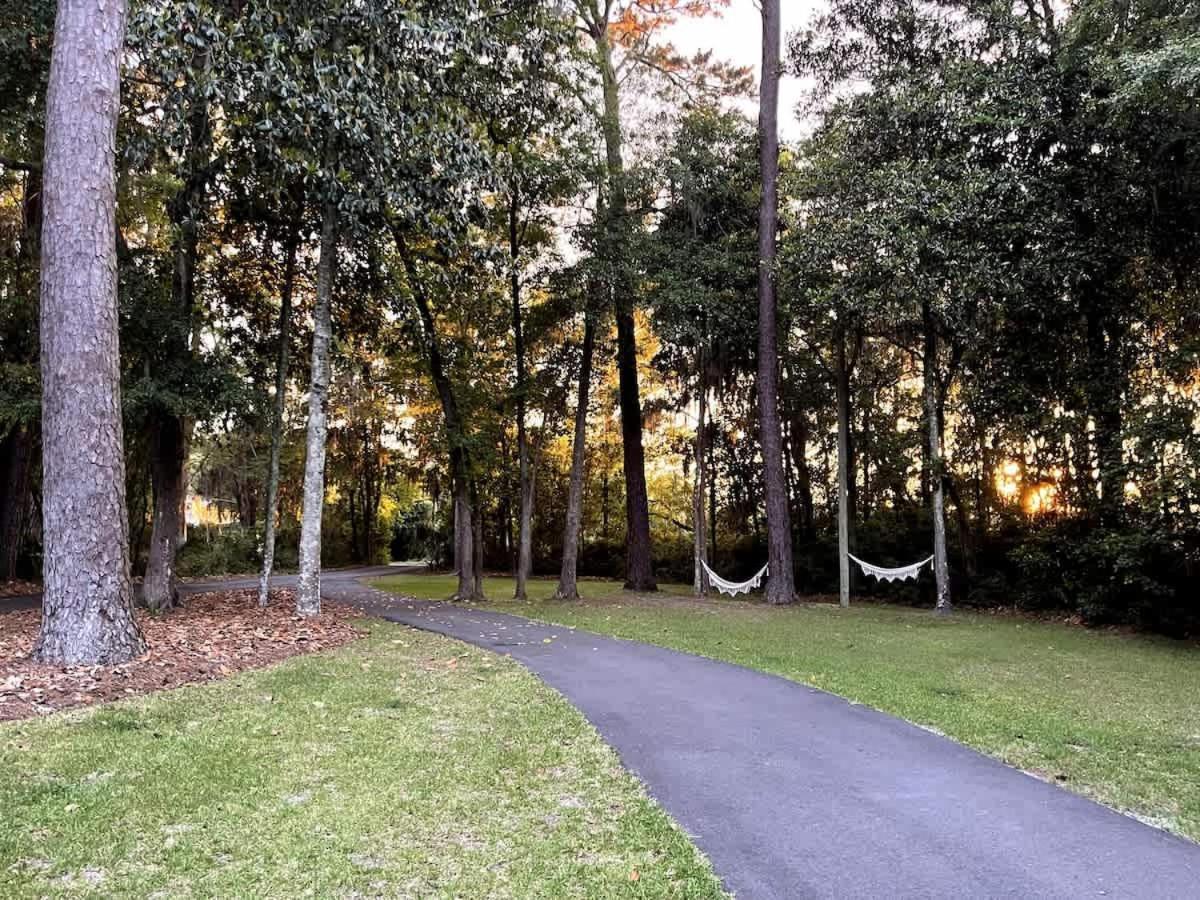 Amazing & Modern Airstreams Near & Sleeps 22! *