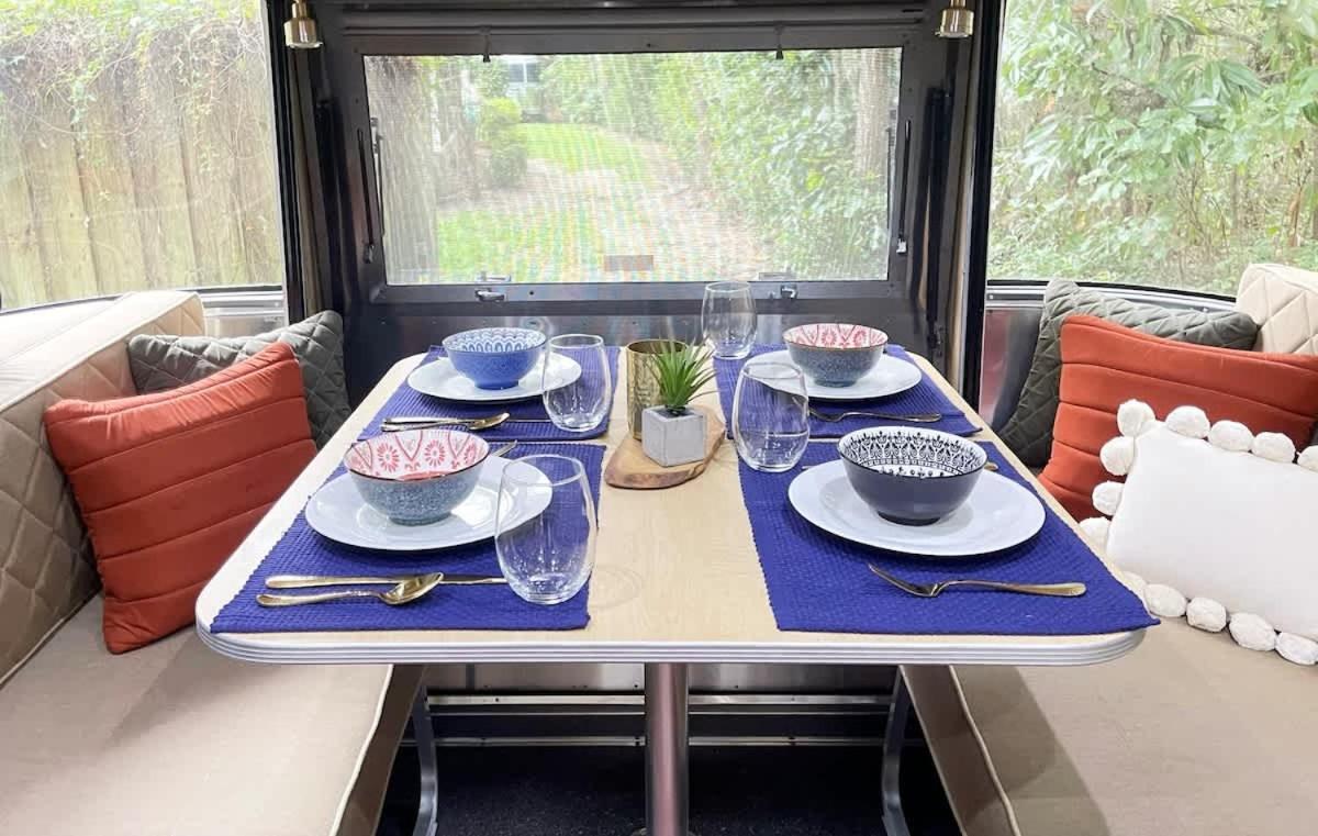 Amazing & Modern Airstreams Near & Sleeps 22! * Savannah