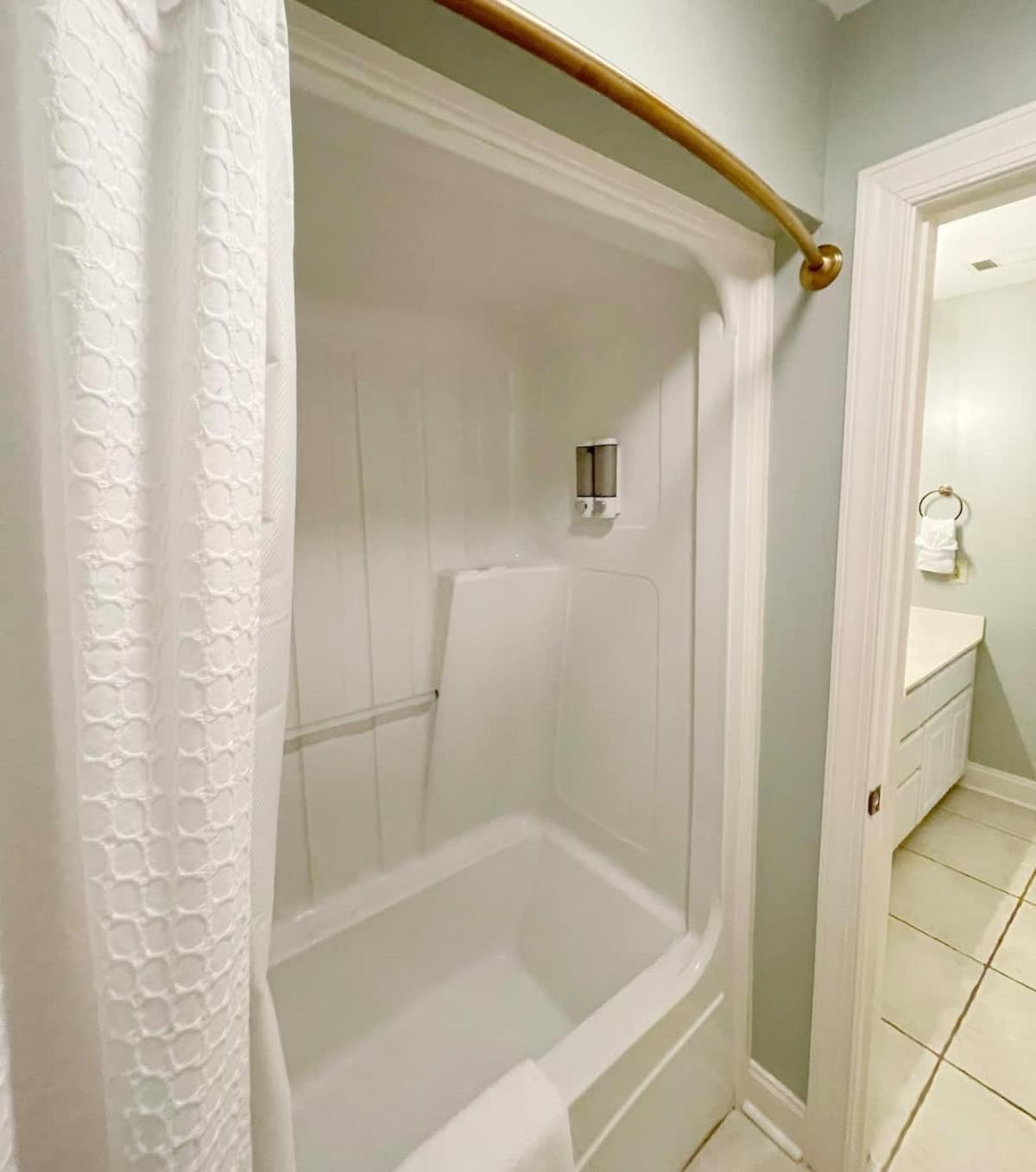 Holiday home Amazing & Modern Airstreams Near & Sleeps 22!